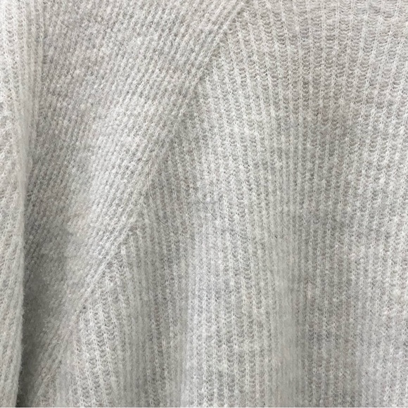 BANANA REPUBLIC 551630-02 Light Gray Cropped Ribbed Ballon Sleeve Sweater Size L - Picture 7 of 10